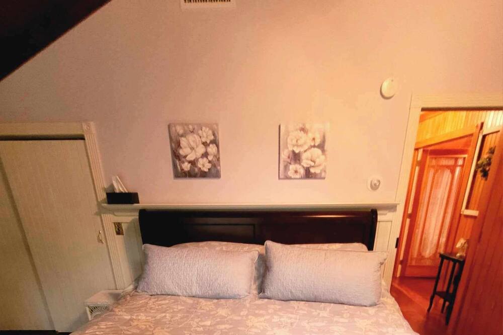 Photo of Bedroom in Mount Gretna Heights