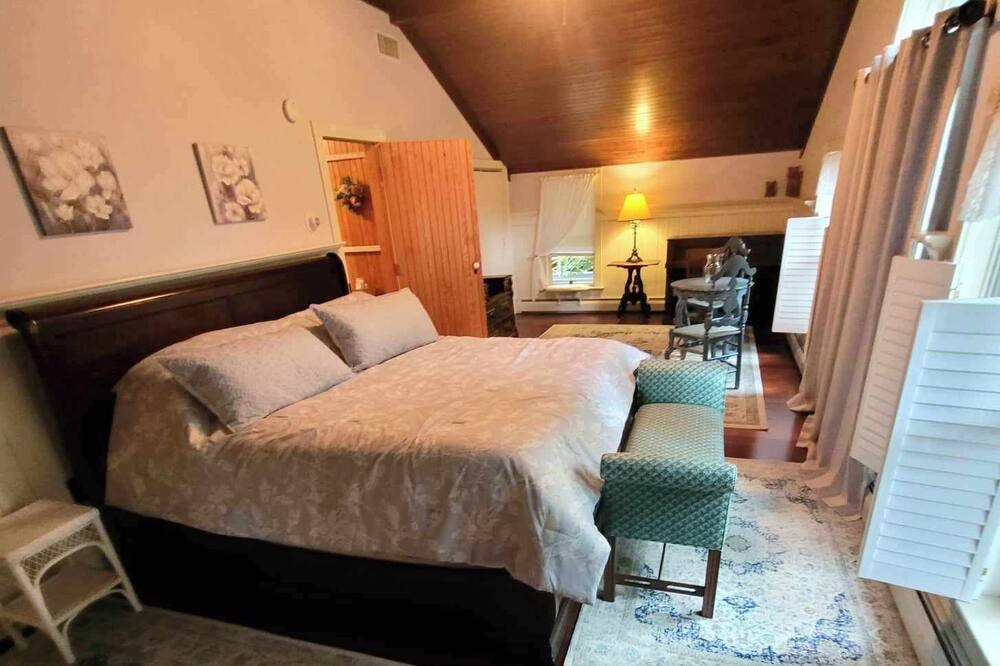 Photo of Bedroom in Mount Gretna Heights