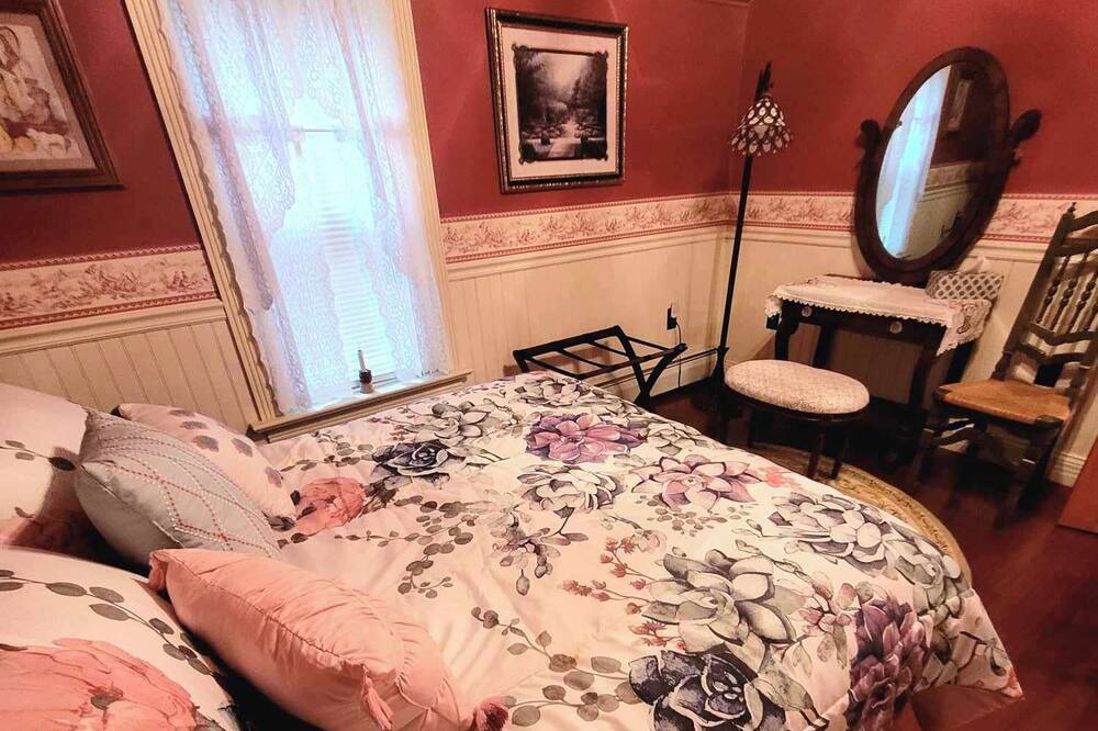 Photo of Bedroom in Mount Gretna Heights