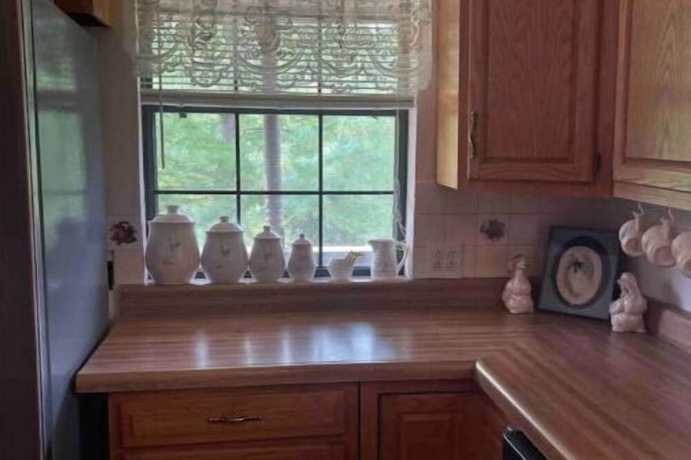 Photo of Kitchen in Leasburg