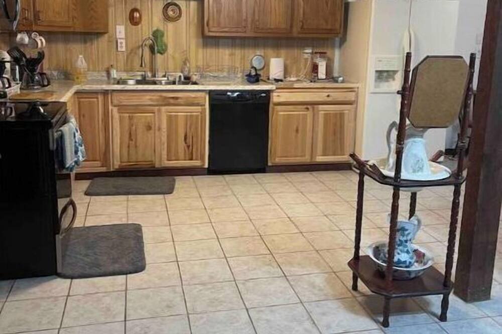 Photo of Kitchen in Leasburg