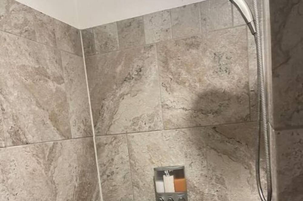 Photo of Bathroom in Concrete