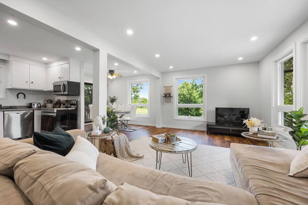 Photo of Livingroom in Richmond Hill