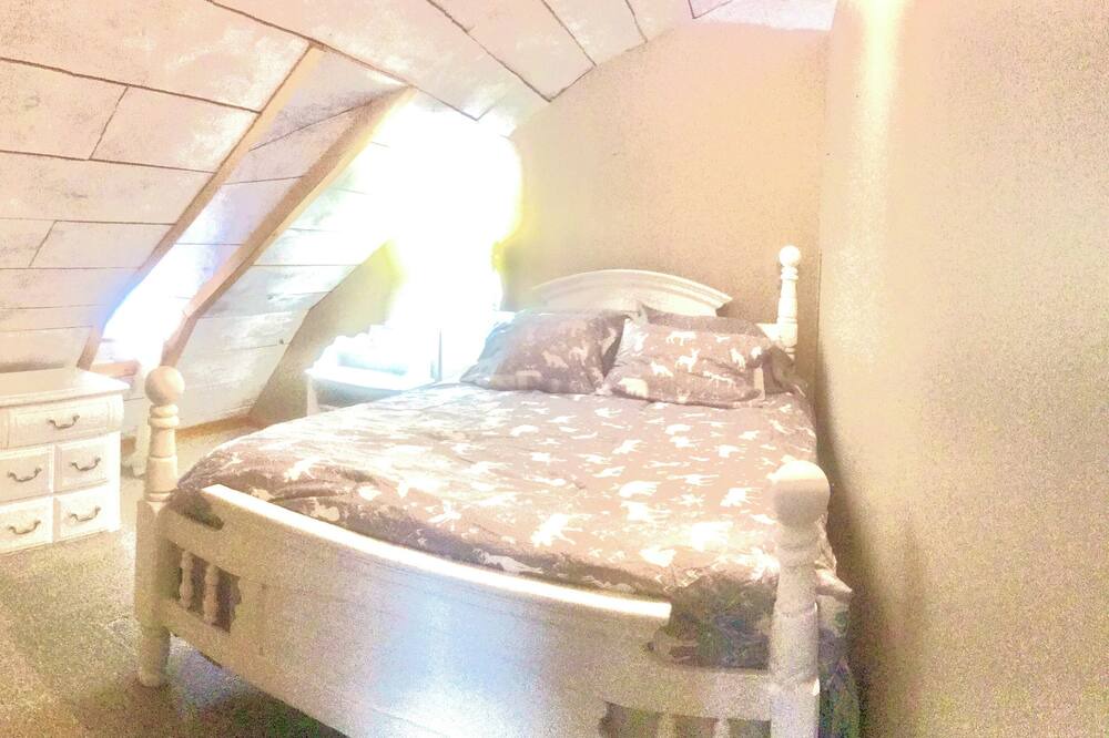 Photo of Bedroom in Hastings Highlands