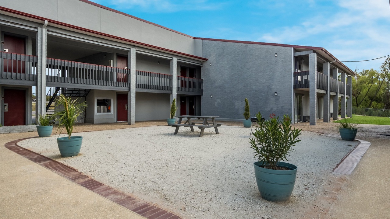 Photo of Outdoor in Madisonville