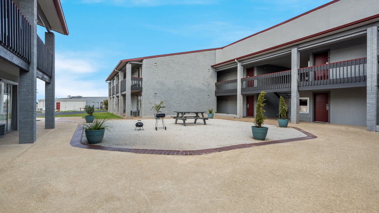 Photo of Outdoor in Madisonville