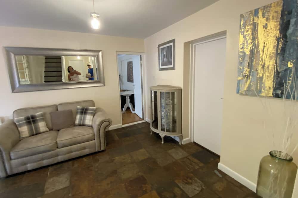 Photo of Livingroom in Fifield