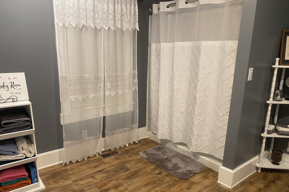 Photo of Bathroom in Blue Jay