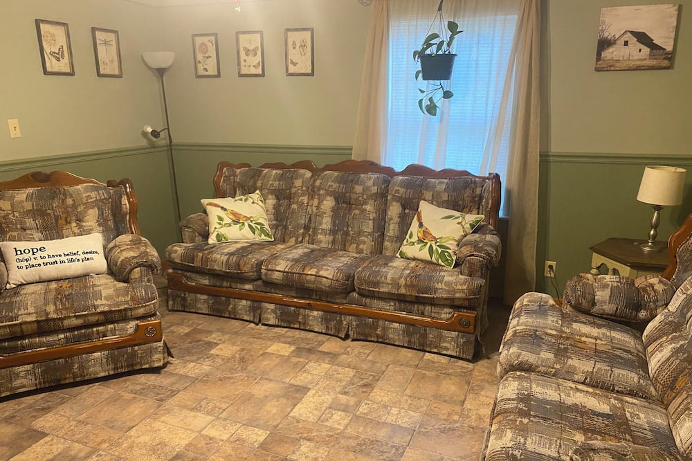 Photo of Livingroom in Blue Jay