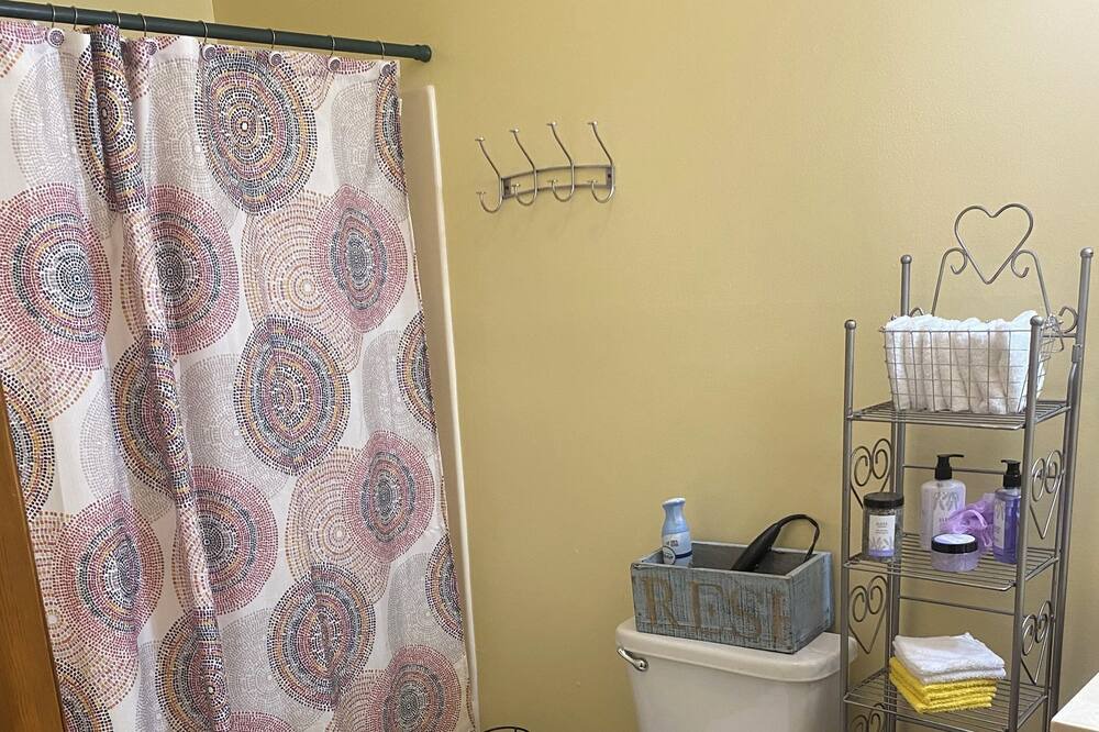 Photo of Bathroom in Blue Jay