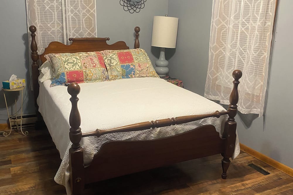 Photo of Bedroom in Blue Jay