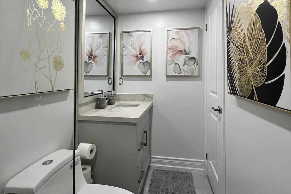 Photo of Bathroom in Markham