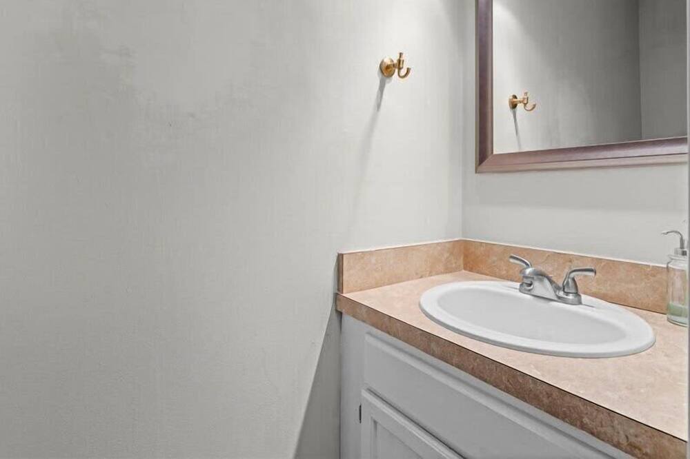 Photo of Bathroom in Clive