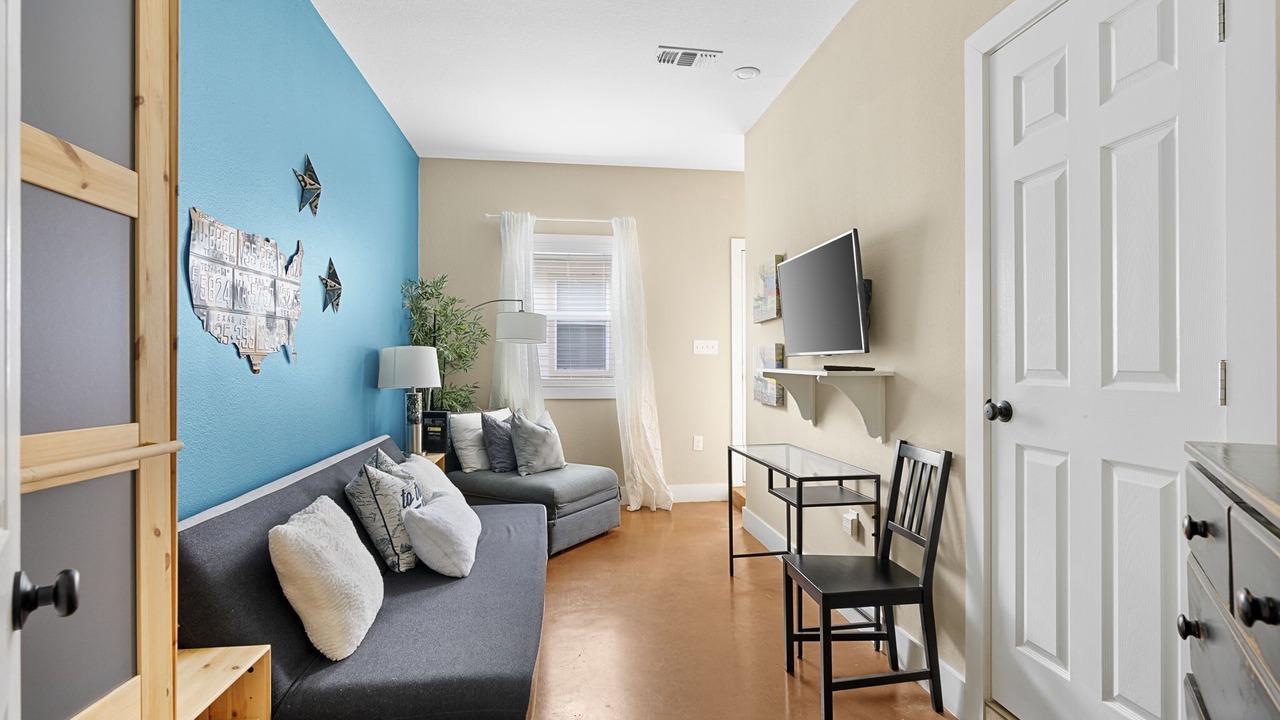 Photo of Livingroom in Apache Shores
