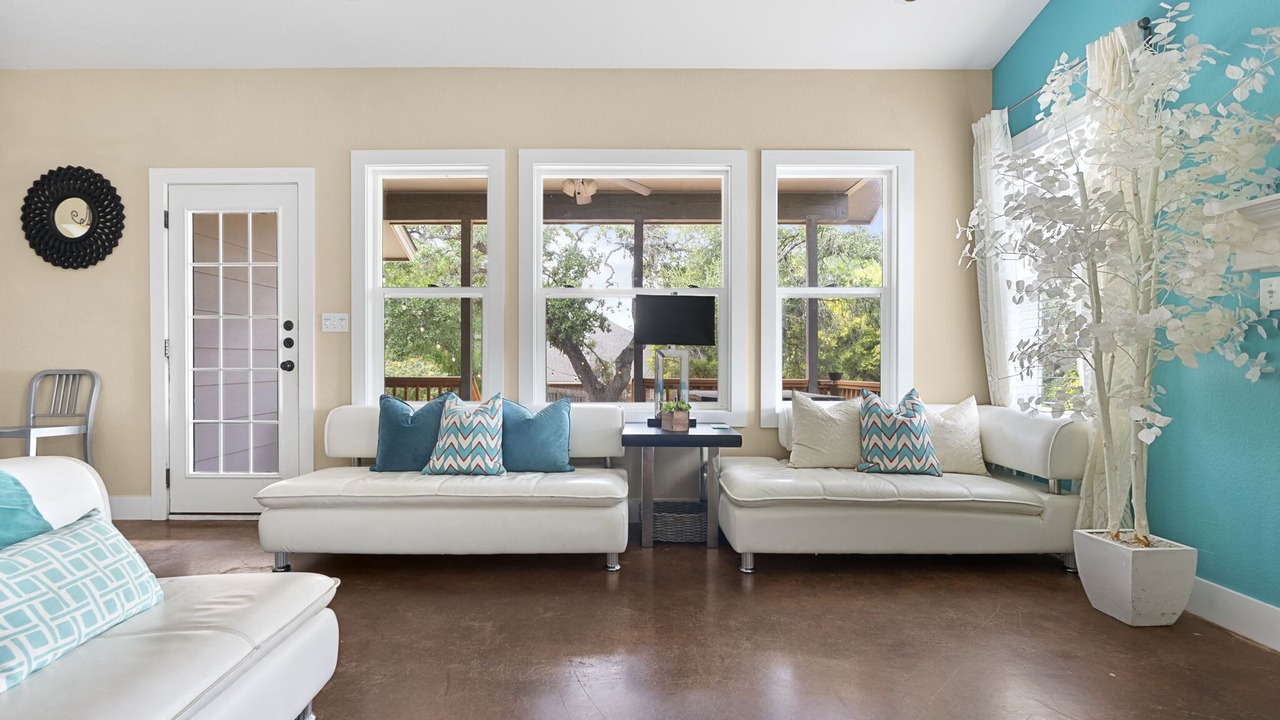 Photo of Livingroom in Apache Shores