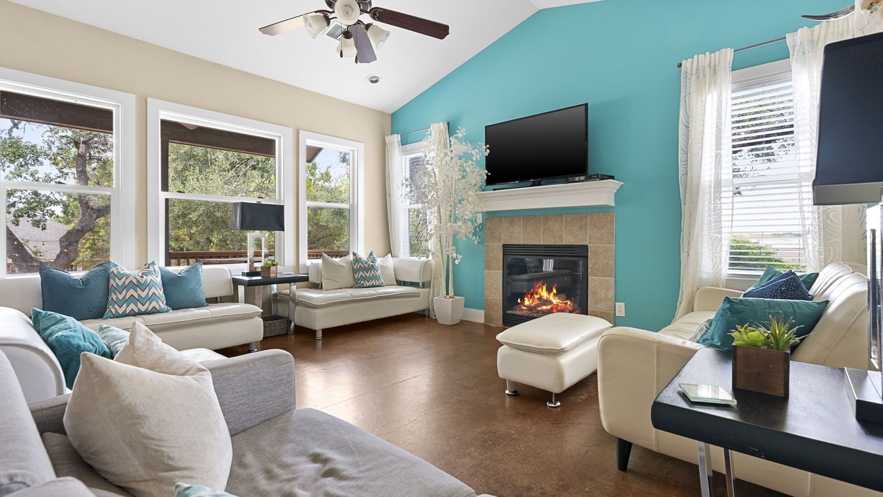 Photo of Livingroom in Apache Shores
