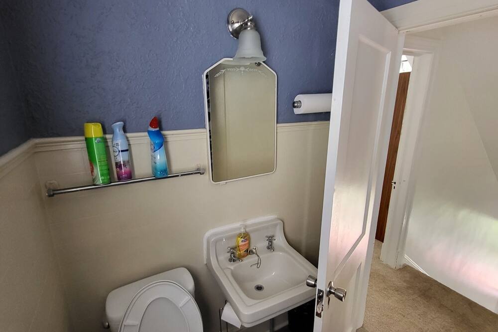 Photo of Bathroom in Glen Burnie