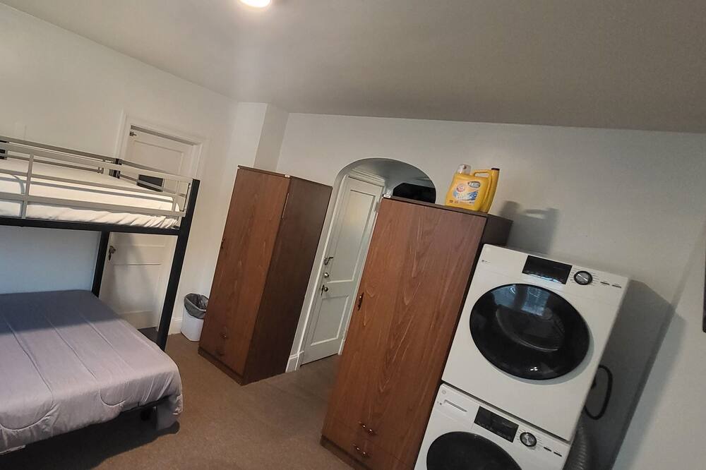 Photo of Bedroom in Glen Burnie