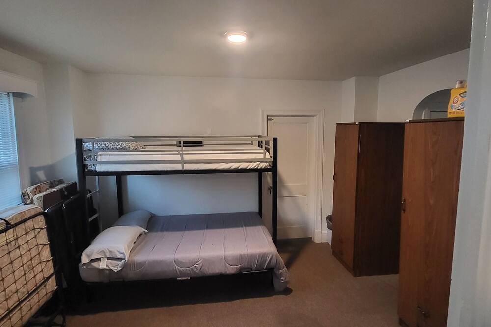 Photo of Bedroom in Glen Burnie