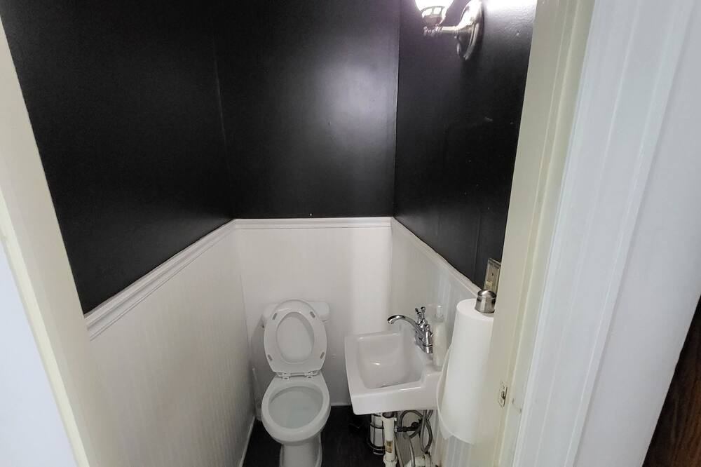 Photo of Bathroom in Glen Burnie