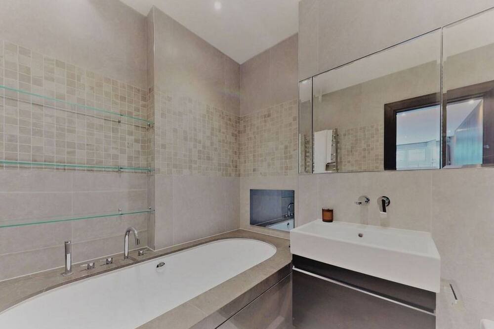 Photo of Bathroom in St. Pancras and Somers Town