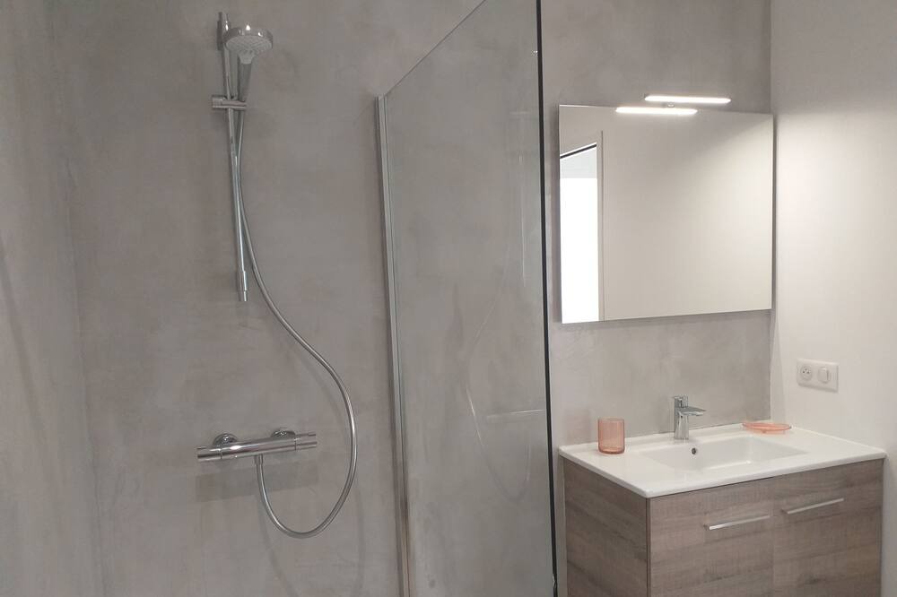 Photo of Bathroom in Chemere