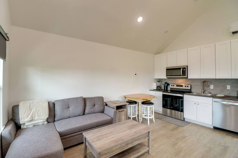 Photo of Livingroom in Compton