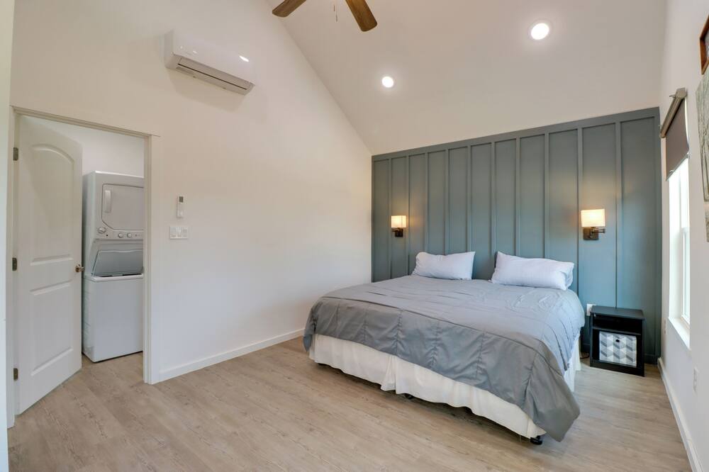 Photo of Bedroom in Compton