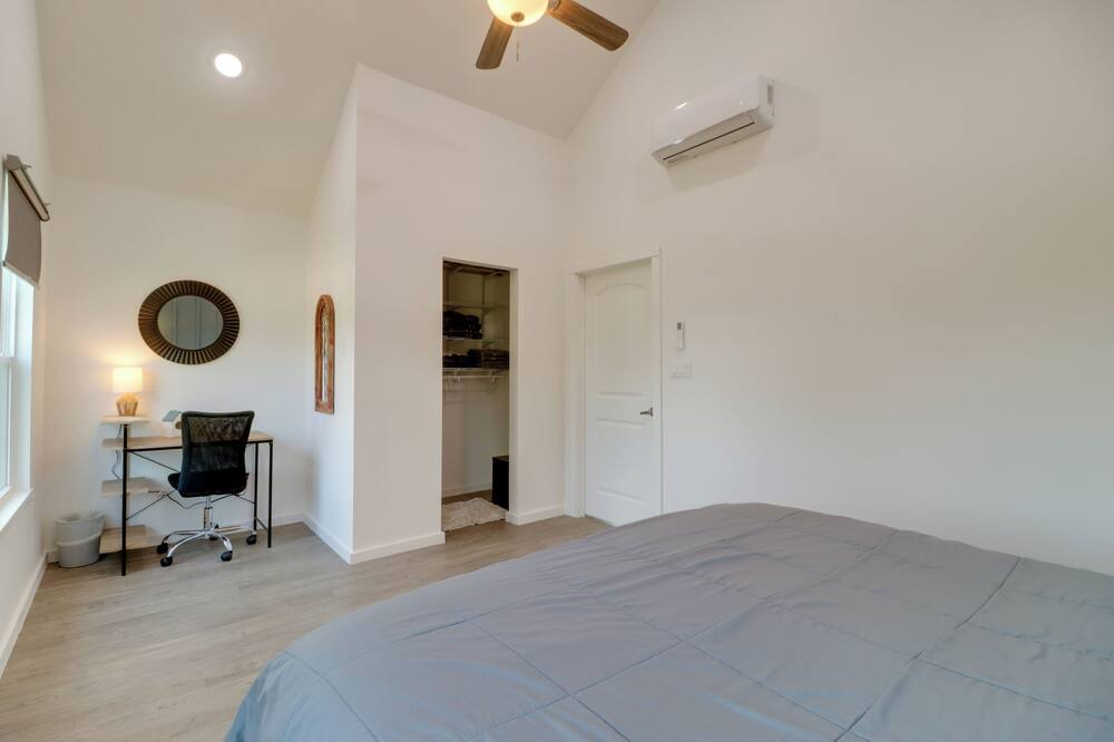 Photo of Bedroom in Compton