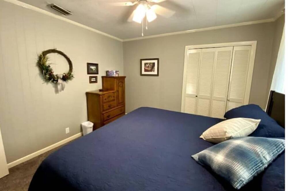 Photo of Bedroom in Laurel