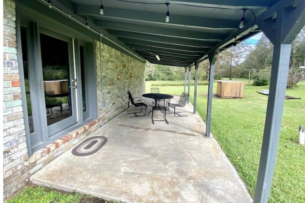 Photo of Patio Balcony in Laurel