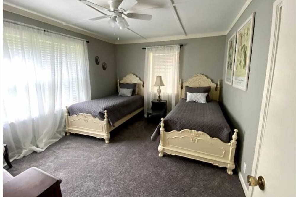 Photo of Bedroom in Laurel