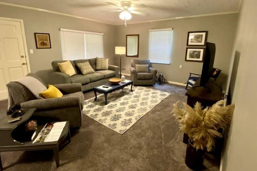 Photo of Livingroom in Laurel