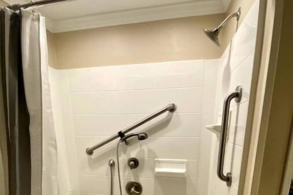 Photo of Bathroom in Laurel