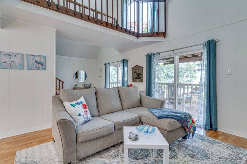 Photo of Livingroom in Coles Point