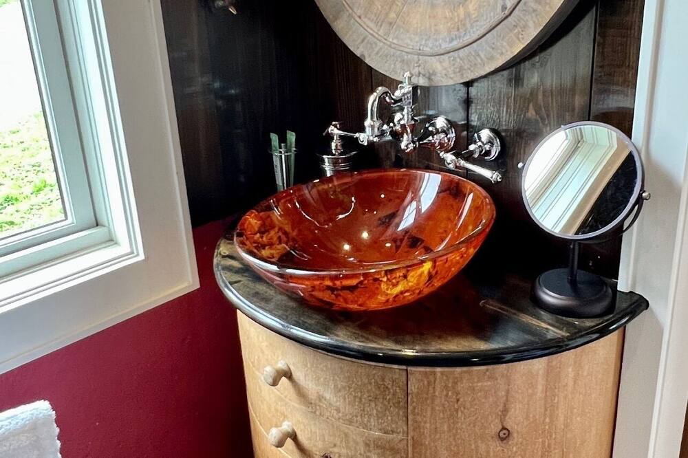 Photo of Bathroom in Hollowville