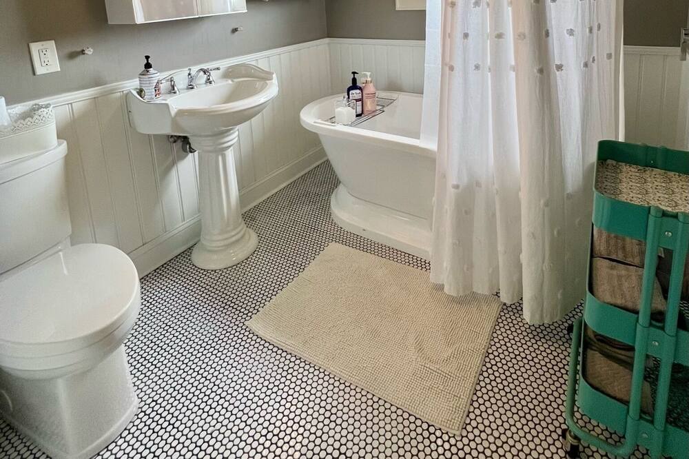Photo of Bathroom in Hollowville