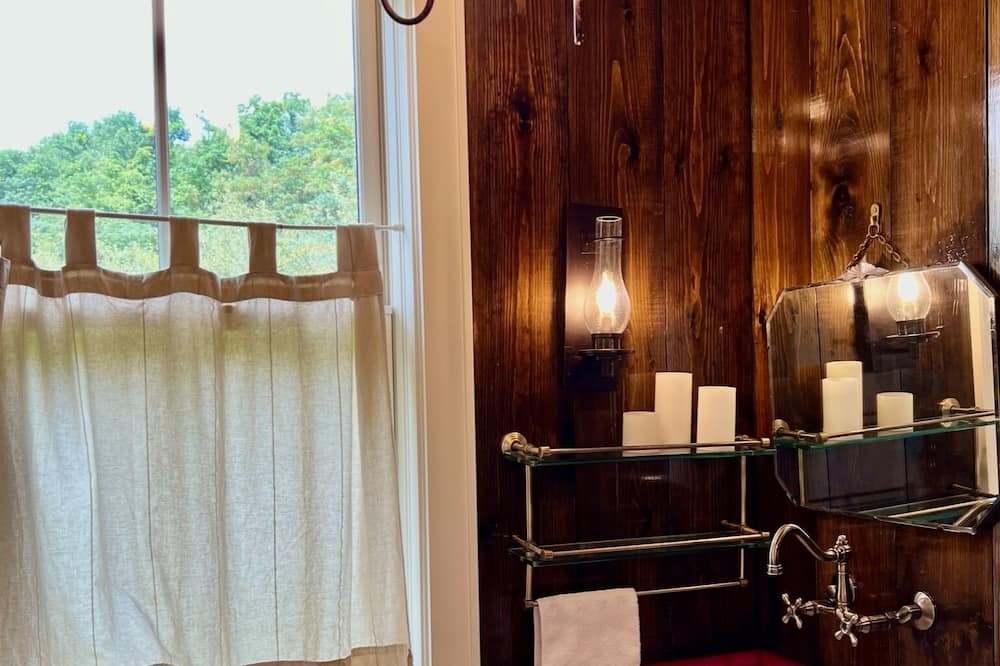 Photo of Bathroom in Hollowville