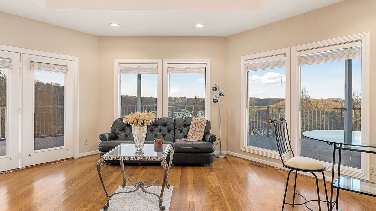 Photo of Livingroom in Smithville