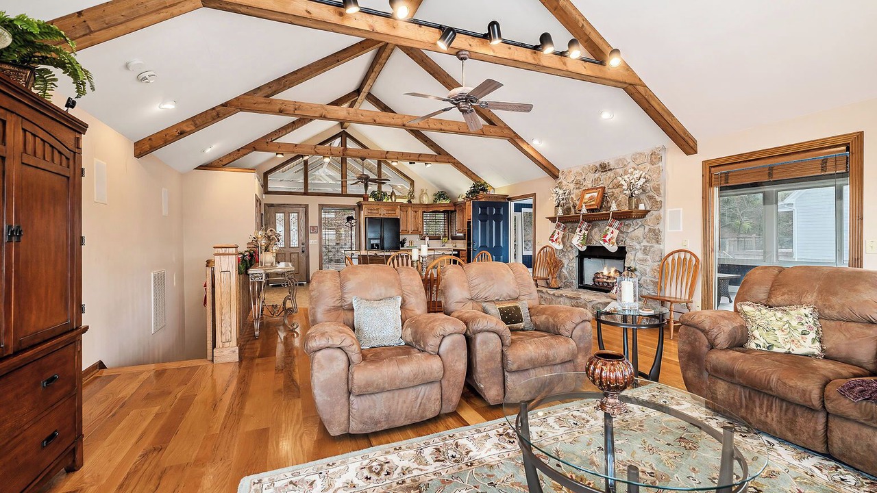 Photo of Livingroom in Smithville