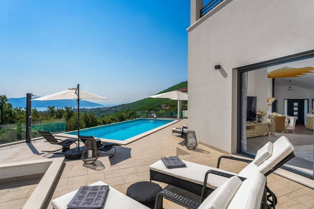 Photo of Outdoor in Martina
