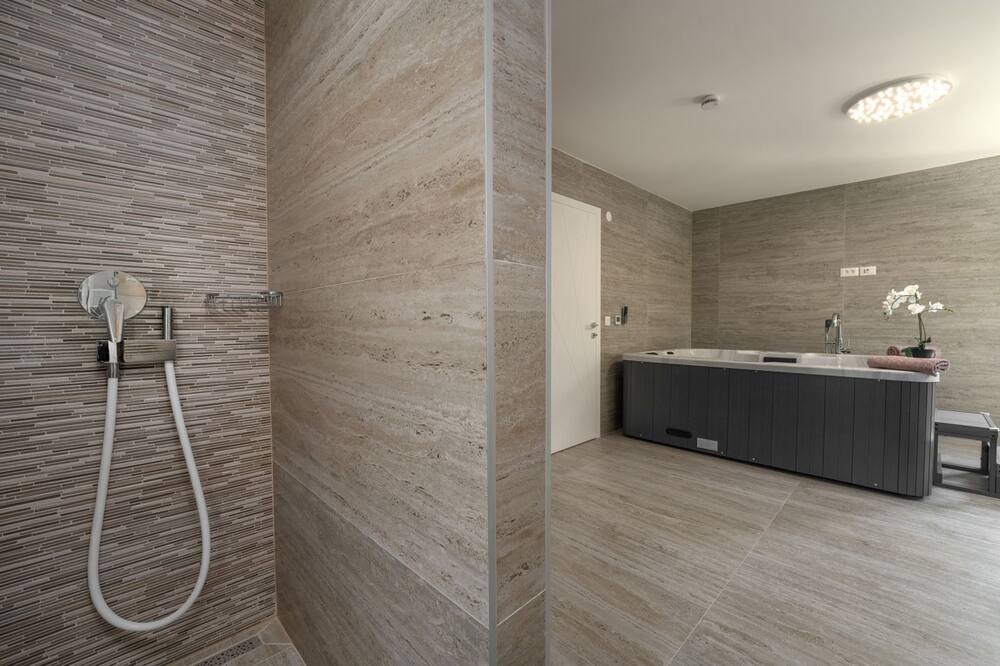 Photo of Bathroom in Martina
