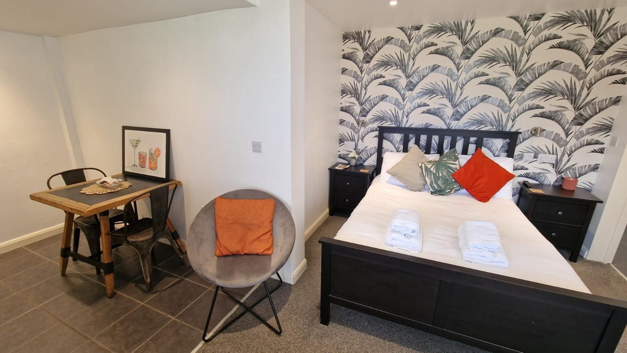 Photo of Others in Longdon