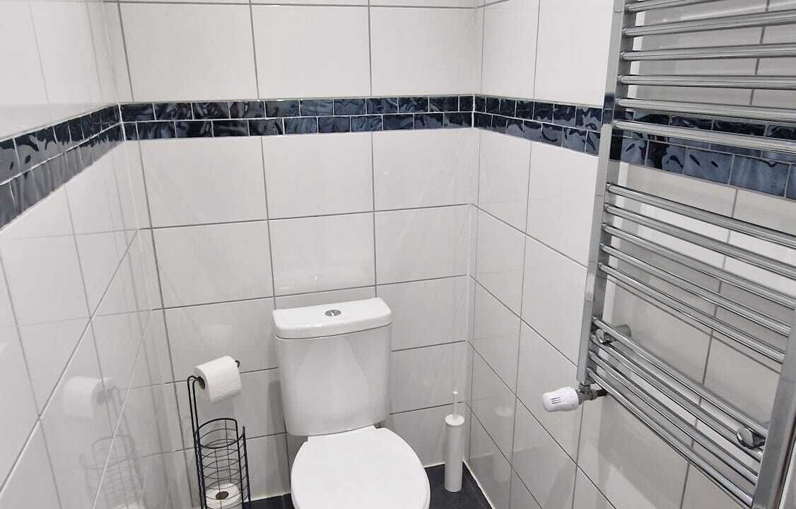 Photo of Bathroom in Longdon