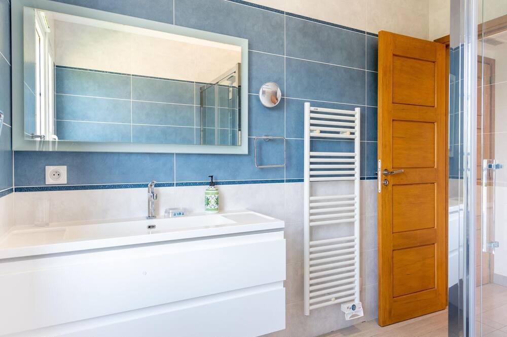 Photo of Bathroom in Montaleigne