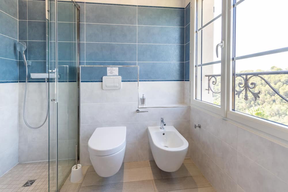 Photo of Bathroom in Montaleigne