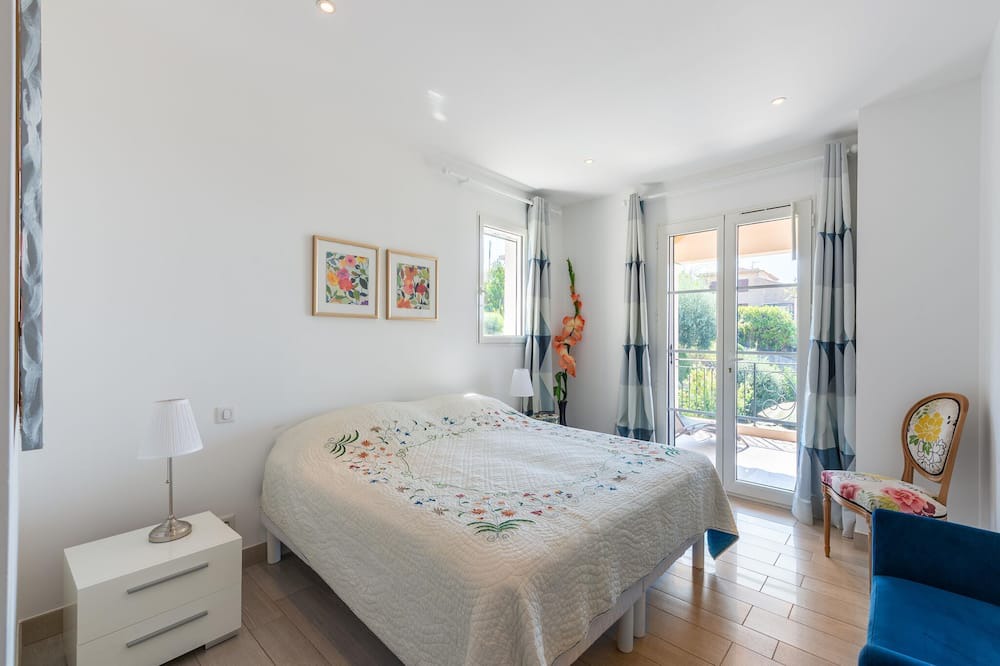 Photo of Others in Montaleigne