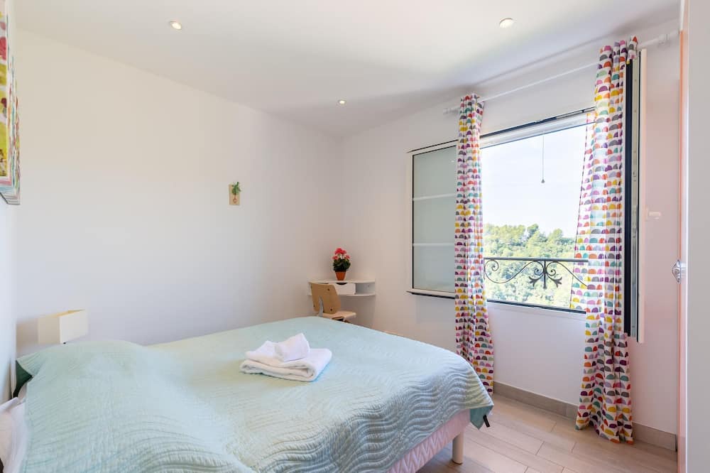 Photo of Others in Montaleigne