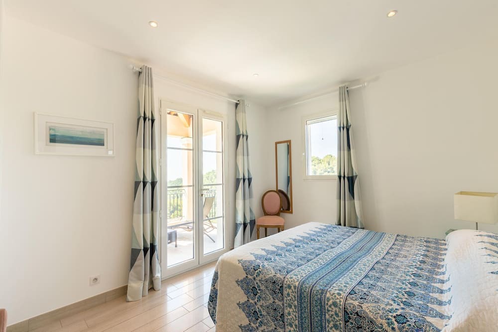 Photo of Others in Montaleigne