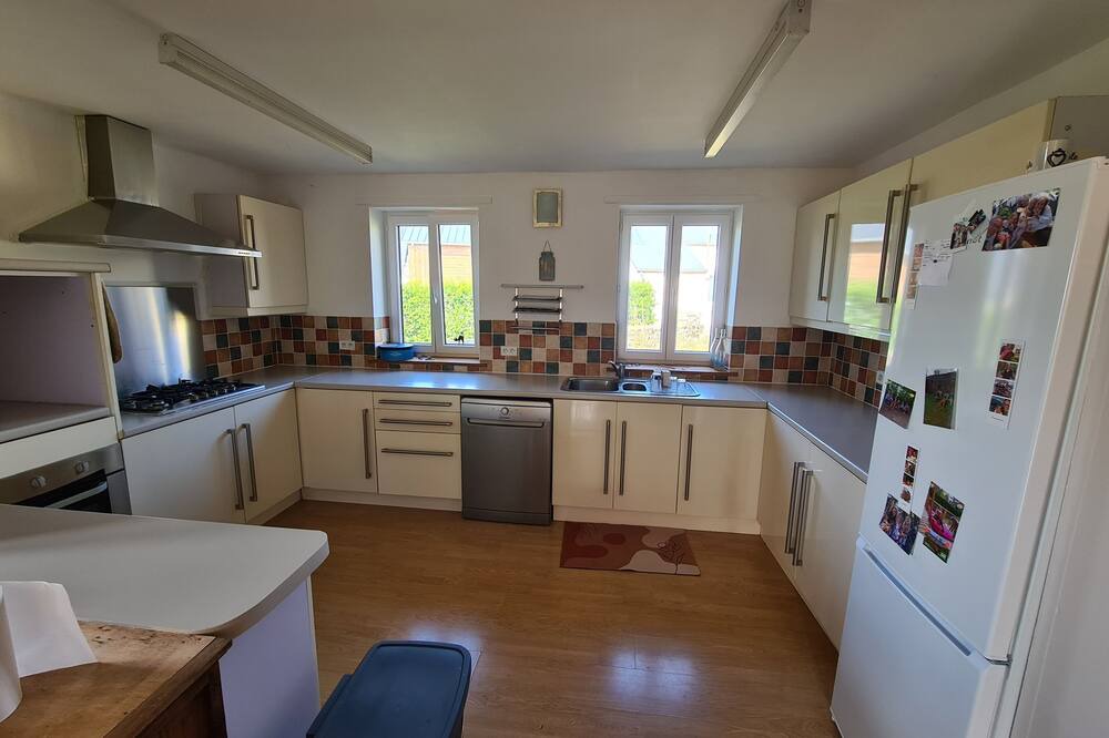 Photo of Kitchen in Saint-Cyr-en-Pail